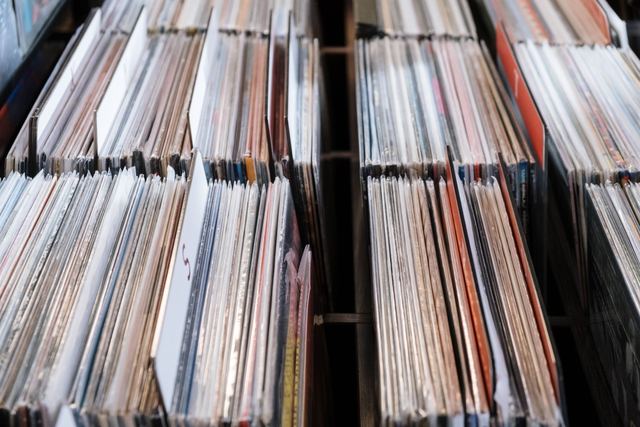 Combien vaut vraiment votre vinyle ? La méthode pour l'estimer Combien vaut vraiment votre vinyle ? La méthode pour l'estimer
